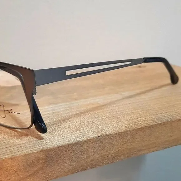 NEW Sean John Eyeglass Frame, Rx'able, gunmetal, men glasses,57-17-150, nose pad - Picture 5 of 5